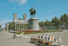 LA ROCHE SUR YON . - Statue De Napoléon 1er.   Attelages Pour Enfants 1er Plan - La Roche Sur Yon