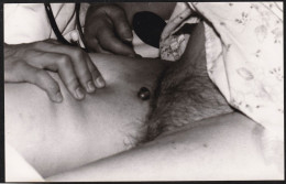 Photographie D'un Auscultation, Bouton Sur L'aine, Poils Pubiens, érotique, Sexy, Hot Nue Nu Nude Erotic Médecine 9x14cm - Non Classés