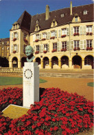 THIONVILLE Monument Robert SCHUMANN En Arriere Plan L Hotel De Ville XVIIe S 20(scan Recto-verso) MA653 - Thionville