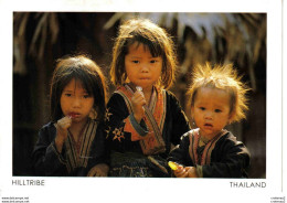 North Thailand Thaïlande Hilltribe Children BEAUX ENFANTS Mangeant Des Sucettes Makmai Studio Gros Plan VOIR DOS - Tailandia