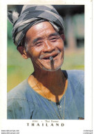 Thailand Thaïlande Portrait D'un Fermier Farmer Fumant Une Cigarette Thai Chiangmai Gros Plan - Tailandia