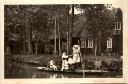 Lübbenau, Spreewald, Frauen In Festtracht - Lübbenau