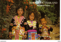 Northern Thailand Thailande Meo Hilltribe Children Jeunes Enfants Gros Plan Photo Sukit Tejavanija VOIR DOS - Thaïlande