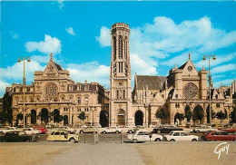 Automobiles - Paris - A Gauche, La Mairie Du 1er Arrondissement, La Tour De L'ancienne église Et L'église Saint-Germain  - PKW