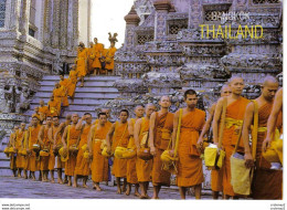 Thailand Thailande Bangkok Tak Bat Devo Buddhist Rite Held After Oak Phansa - Tailandia