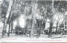 C. P. A. : 66 : RIVESALTES : Place De La République, Le Marché, Timbre En 1919 - Rivesaltes