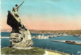 *CPM  - 13 - MARSEILLE - La Joliette Et Le Monument Des Marins Morts En Mer - Joliette, Port Area