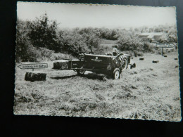 SALON DE LA MACHINE AGRICOLE 1962               FENAISON AVEC PRESSE MC CORNICK - Tractors