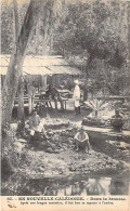 Nouvelle Calédonie - Dans La Brousse Après Une Longue Excursion, Il Fait Bon Se Reposer  - Carte Postale Ancienne - New Caledonia