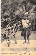 Nouvelle Calédonie - Fillette En Popinée - ( Habillée En Femme) - Carte Postale Ancienne - New Caledonia