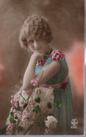 Lady With Flowers / Dame Met Bloemen  - Women