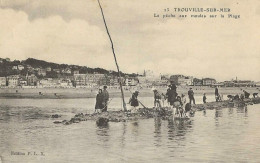 TROUVILLE La Peche Aux Moules - Trouville