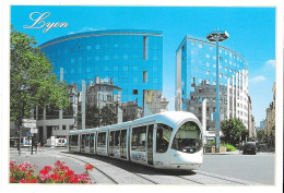 LYON - Place Gabriel Péri - Tramways