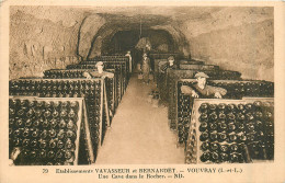 37* VOUVRAY  « vavasseur Bernardet »  Une Cave        RL34.0478 - Vouvray