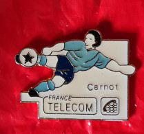 SUPER PIN'S "FRANCE TELECOM " Club Interne De Football De La Ville De CARNOT, Format 3X2cm - France Télécom