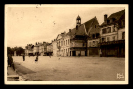 36 - LE BLANC - PLACE DE LA LIBERATION - Le Blanc