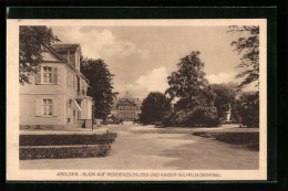 AK Arolsen, Blick Auf Residenzschloss Und Das Kaiser Wilhelm-Denkmal  - Bad Arolsen