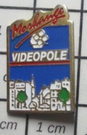 1618A Pin's Pins / Beau Et Rare / CINEMA / VIDEOPOLE VILLE PAYSAGE URBAIN MORHANGE - Cinema