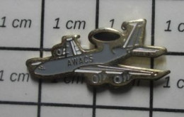 1618A  Pin's Pins / Beau Et Rare / AVIATION / AVION ARMEE DE L'AIR ? BOEING 707 RADAR AWACS - Vliegtuigen