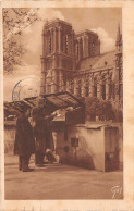 75-PARIS NOTRE DAME LES BOUQUINISTES-N°T5046-B/0007 - Notre Dame De Paris