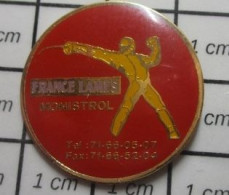 713c Pin's Pins / Beau Et Rare : SPORTS / ESCRIME FRANCE LAMES MONISTROL EPEE SABRE FLEURET - Fechten