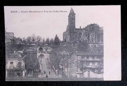 Cp, 32, Auch, Escalier Monumental Et Tour Des Vieilles Prisons, Voyagée 1904 - Auch