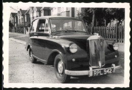 Fotografie Auto, Schwarzer PKW Mit Kfz-Kennzeichen RPL 942  - Cars