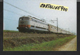 Treni Treno Rapido Cavour In Viaggio Verso Torino Piemonte Veduta Treno In Transito Agosto 1985 - Eisenbahnen