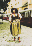 Fashion / Mode Postcard - Girl,train - Mode