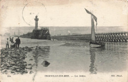 FRANCE - Trouville Sur Mer - Vue Sur Les Jetées - Bateau - Animé - Vue Générale - Carte Postale Ancienne - Lisieux