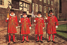 ROYAUME-UNI - Angleterre - London - Yeoman Warders At The Tower Of London - Carte Postale - Andere & Zonder Classificatie