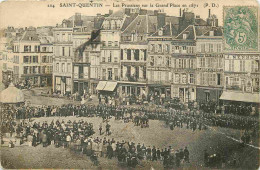 02 - Saint Quentin - Les Prussiens Sur La Grand'Place En 1871 - Animée - CPA - Etat Carte Arrachée Et Gros Pli Visible - - Saint Quentin