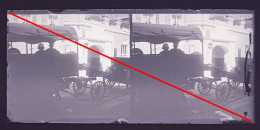 Photo Négatif Sur Plaque De Verre, Attelage, Militaire, Soldat, Homme, Canon, Rue, Habitation, Entre 1900 Et 1930. - Glass Slides