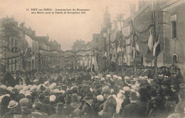 Nort Sur Erdre * Inauguration Du Monument Aux Morts Pour La Patrie , Le 20 Novembre 1921 * Fête Défilé Dans Une Rue - Nort Sur Erdre