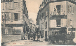 19 // USSEL   Rue De La Liberté  227 / Hotel Du Centre SIMONET / Attelage De Boeufs - Ussel