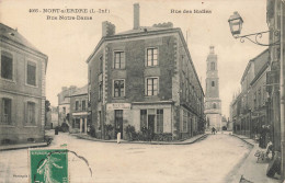 Nort Sur Erdre * La Rue Notre Dame Et La Rue Des Halles * Buvette * Café Central - Nort Sur Erdre