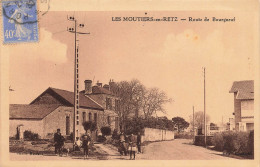 Les Moutiers En Retz * La Route De Bourgneuf * Villageois - Les Moutiers-en-Retz