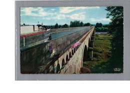 CPA - AGEN 47 - Le Pont Canal Sur La Garonne Passage D'une Peniche  - Agen