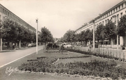 FRANCE - Royan (Charente Maritime) - Vue Sur L'avenue Aristide Briand - Voitures - Animé - Carte Postale Ancienne - Royan