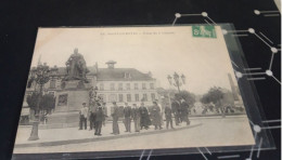 Carte   Postale  N22 SAINT QUENTIN Place Du 8 Octobre - Saint Quentin