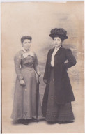 CARTE-PHOTO - PORTRAIT -  FEMMES AVEC COIFFE ET CHAPEAU - MODE - Women