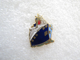 PIN'S    BATEAU  PAQUEBOT   FRANCE  ? Email Grand Feu - Bateaux