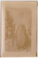 CARTE-PHOTO - PORTRAIT DE FEMME - Anonieme Personen