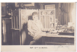 CARTE-PHOTO -   FEMME CELEBRE GYP - COMTESSE  ROGER DE MARTEL DE JANVILLE  - 1904 - AU DOS  TIMBRE ROMANIA ROUMANIE - Femmes Célèbres