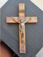 Crucifix. 55 Cm X 35 Cm. - Religious Art