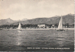 FORTE DEI MARMI VITTORIA APUANA ALBERGO ALPEMARE VISTO DAL MARE ANNO 1954 VIAGG. - Lucca