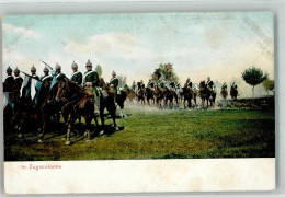 39804003 - Bayerische Dragoner Mit Pickelhaube Uniform Und Blau-Weissen Wimpeln Zu Pferde - Guerre 1914-18