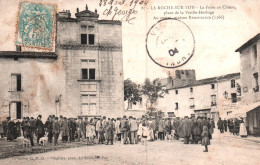 La Roche Sur Yon : La Foire Aux Chiens, Place De La Vieille Horloge - La Roche Sur Yon