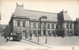 Rennes * Place Et Le Palais De Justice * Tram Tramway - Rennes