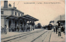 14 - VILLERS SUR MER - La Gare (Arrivée De L'express De Paris) - Villers Sur Mer